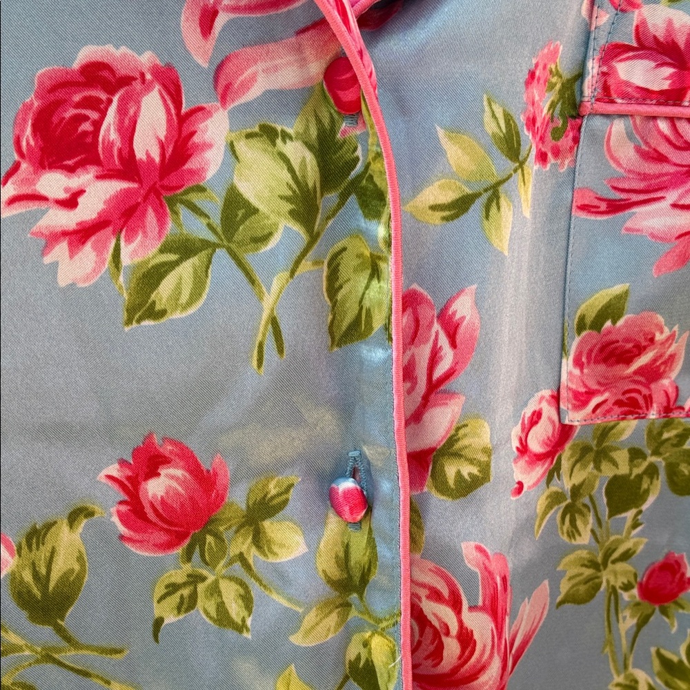 PINK Victoria's Secret Light Blue Floral Button-Up Top Sz M - Picture 4 of 9